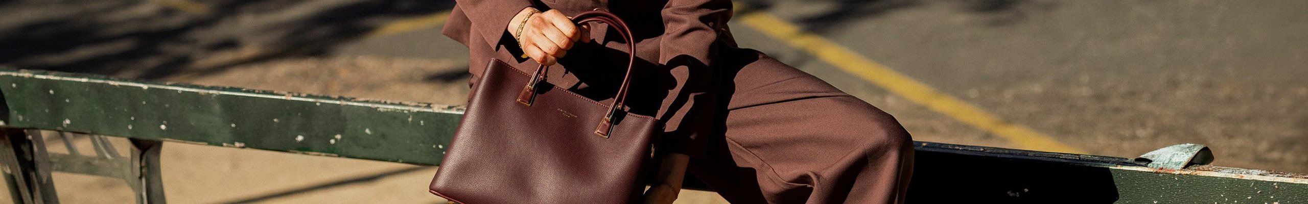 Bolso de mano David Jones color vino